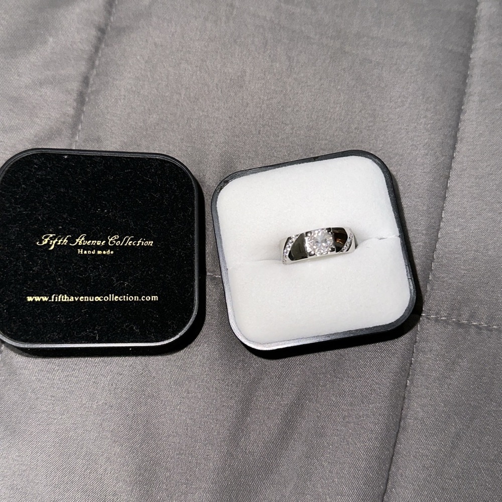 Ring - Picture 4 of 4